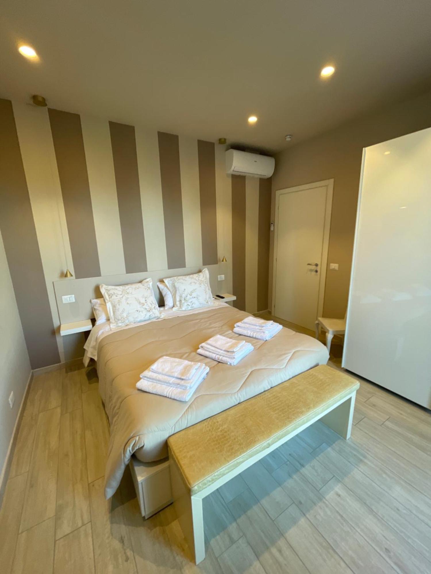 Caprice 2.0 Apartment Peschiera del Garda Ngoại thất bức ảnh